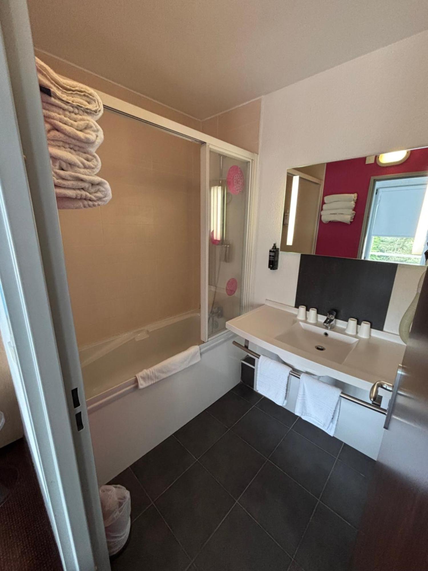 Ibis Styles Bethune Bruay La Buissiere Exterior foto