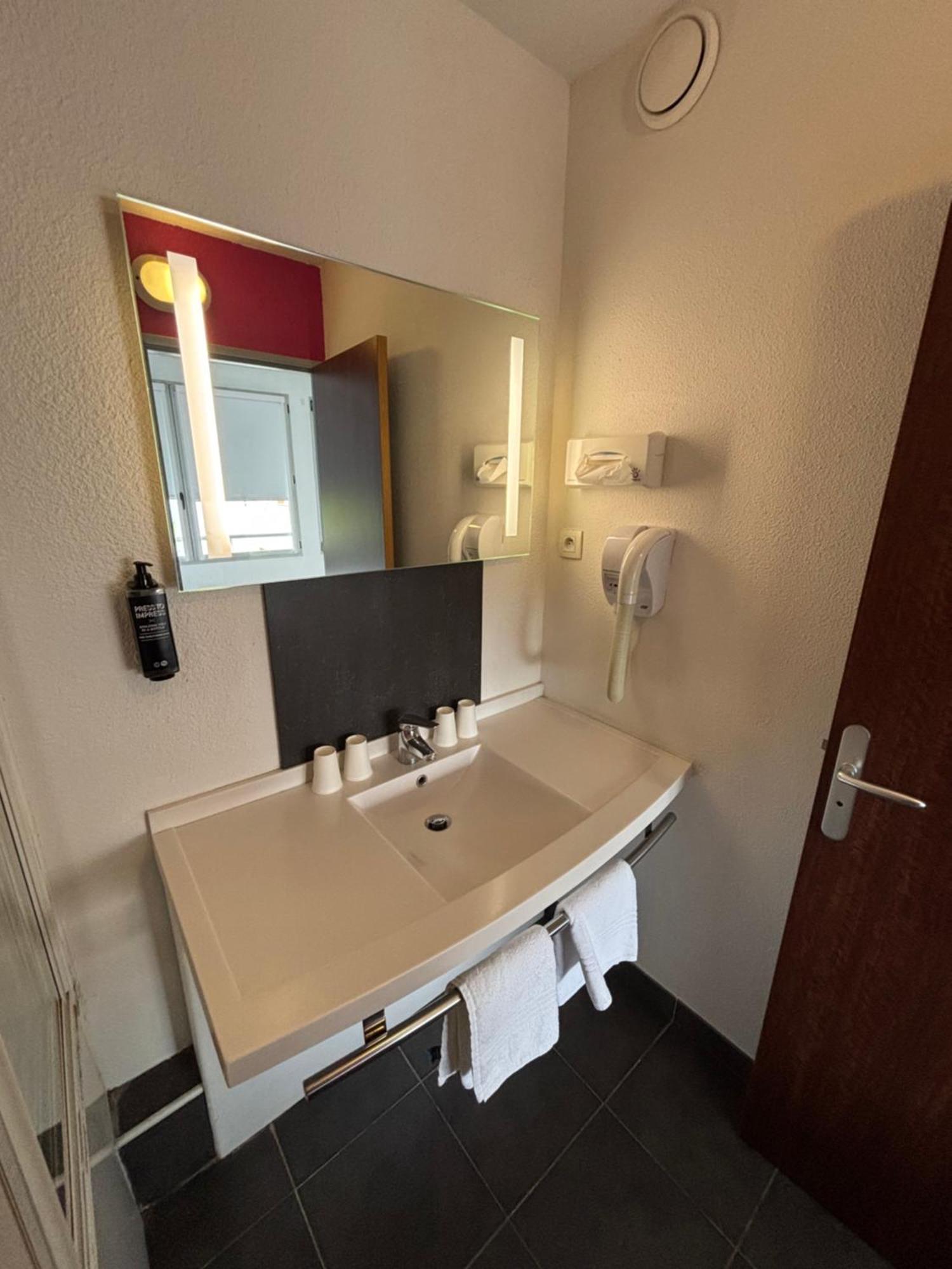 Ibis Styles Bethune Bruay La Buissiere Exterior foto