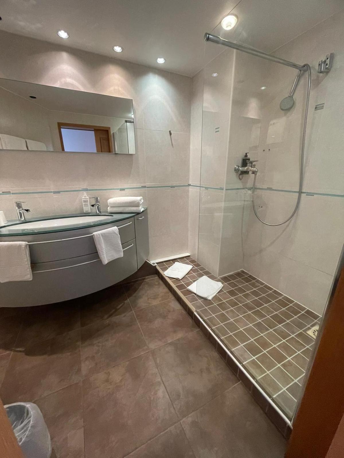 Ibis Styles Bethune Bruay La Buissiere Exterior foto